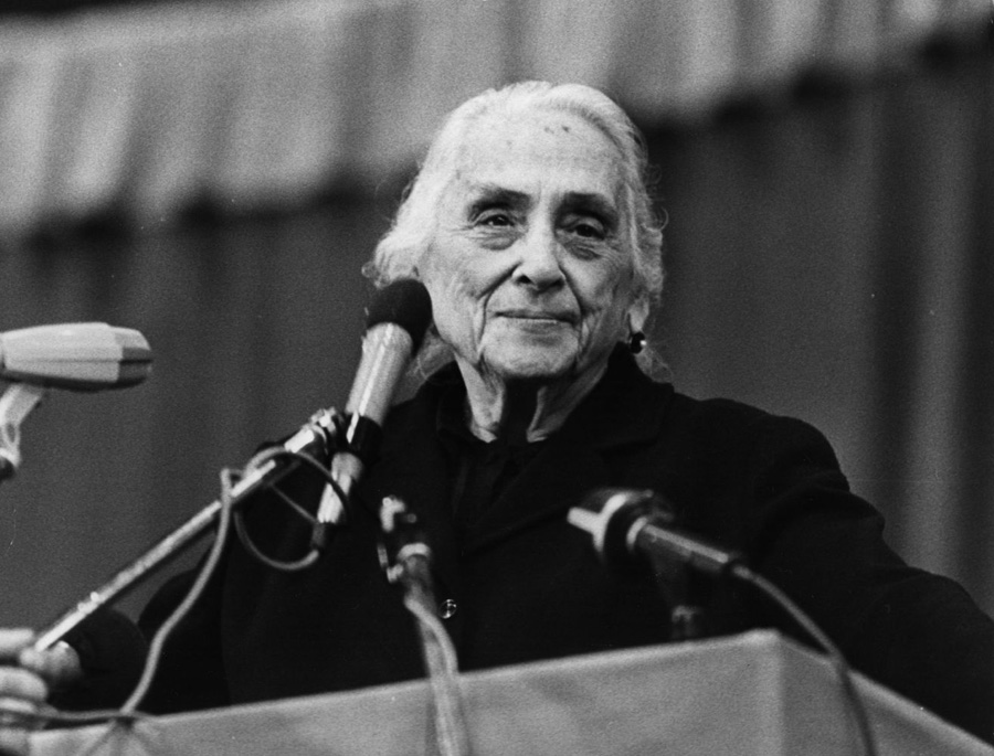Dolores Ibārruri la Pasionaria