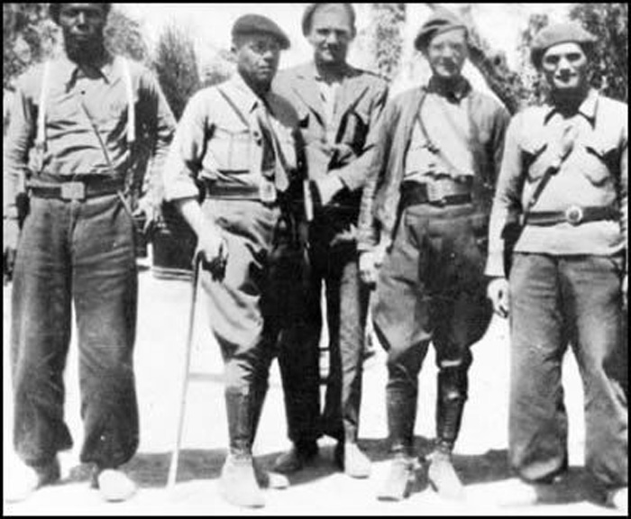 Alcuni comandanti delle Brigate Internazionali: Oliver Law (USA), Fort (Francia), Fred Copeman (UK), Johnson (USA) e Josip Tito (Jugoslavia). Oliver Law, sindacalista americano, comunista, comandante della brigata Lincoln, muore al fronte nel 1937; fu il primo nero americano al vertice di un'unità statunitense formata da bianchi e neri (anche se vi fu qualche precedente minore durante la guerra civile americana