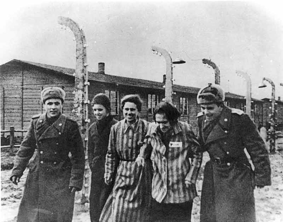 27 gennaio 1945: l'Armata Rossa libera Auschwitz